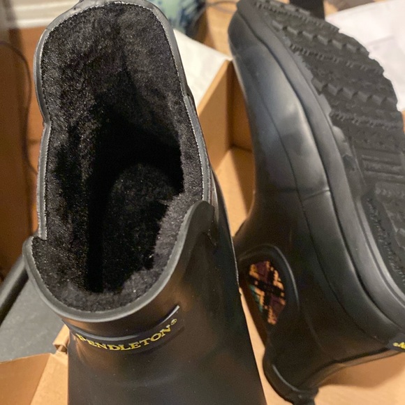 NIB “Pendleton” Sz 9 lined with inserts  ankle Wellington (puddle) rubber boots - Picture 3 of 3